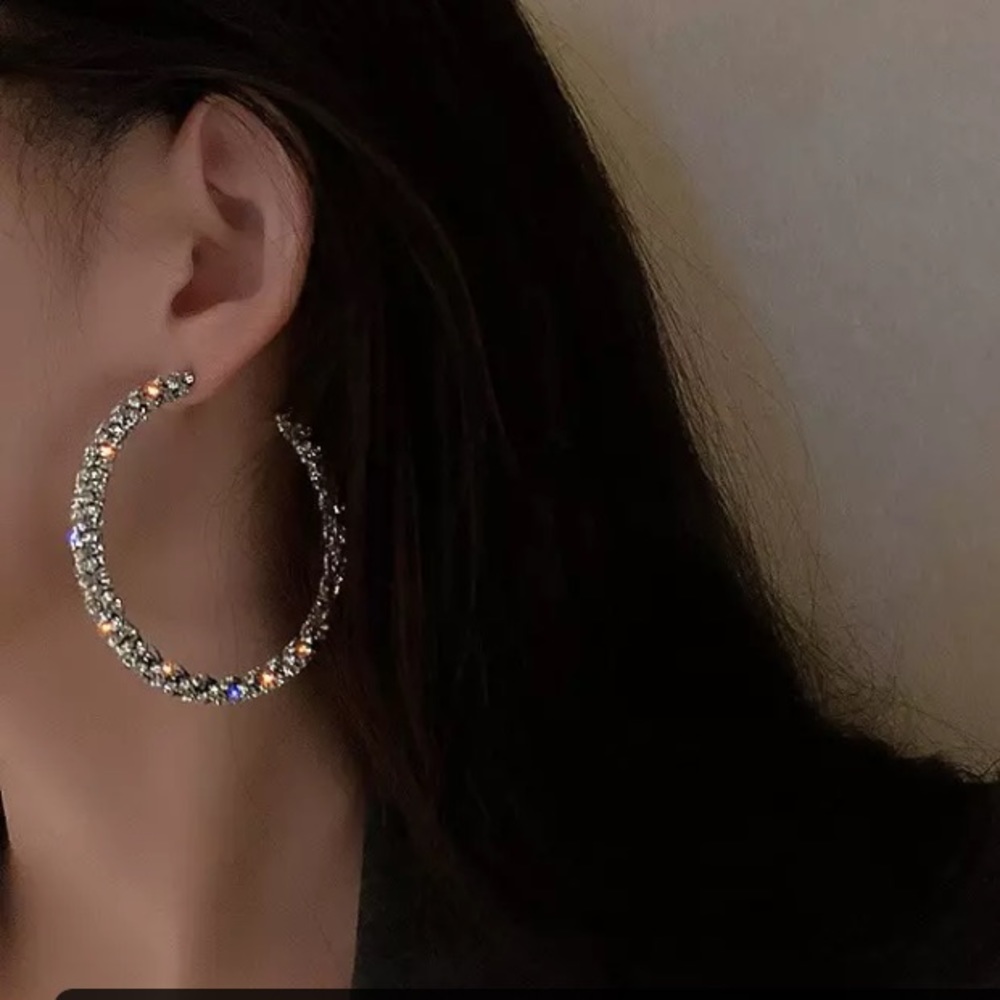 ๐ Rhinestone Crystal Big Hoop Earrings - Picture 2 of 6